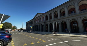 Estação de trem e ruas no bairro de San Concordio em Lucca.