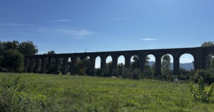 Arcos do Aqueduto Nottolini em San Concordio em Lucca.